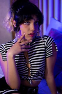 Moonanggel ✨ Soft vibes, wild eyes Pic 5