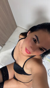 SofiaVal_ No puedo dejar de pensar en recorrer cada centímetro de tu cuerpo con mis labios 사진 3