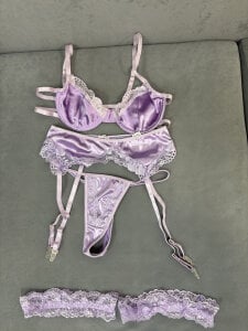 AngelinaWett pics of my few lingerie sets, what will you choose? Hình 9