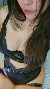 KimDevinne “Admit something… you’re already under my spell 👑🔥” Hình 5