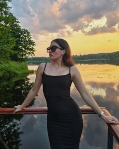 MoonMistre In My World Pic 4