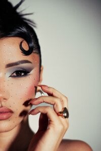 evamoretti Capricorn season! 💎🍷 зображення