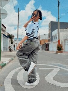 Little_arii Outdoors 🤍🖤 Pic 5