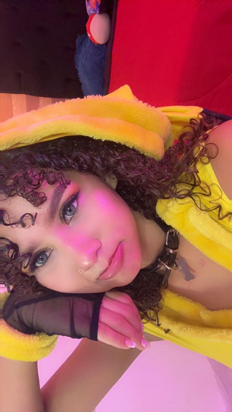 🤤My body, feet, eyes and lips🥵 de Emily_brown04  3 Imagens