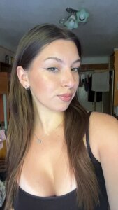 amalialowell Public Pic 2