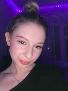 MonaChasey bzzzzzzz Pic