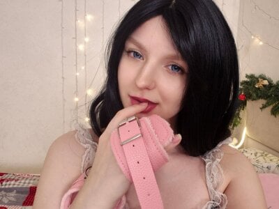 AishaAysitt The cute maid loves to play Pic 3