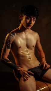 Golden skin de troy_rouge  3 photos