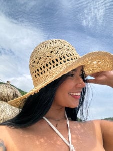 more of me🥥 de Allegra-Fiore  6 Imagens