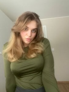 Cara__Mell