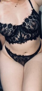 Sarah-Rosse Public Pic 3