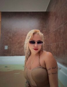 ConstansBlonde “Dive in… I’ll take care of the rest” 💦 圖片