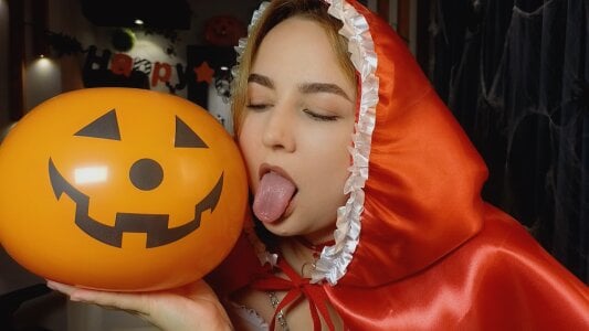 Mira_Mermayd Halloween 2025/Fantasize with Little Red Riding Hood. Be my wolf and eat me Pic 5