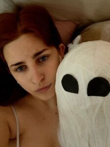 FoxyRayy Sexy Halloween Pic 2