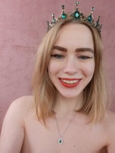 Jana-Bella Queen Moments Pic 8