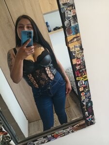 the-queen-of-money Public Pic