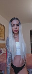 AprilHadid Know Me Beyond the Screen Pic