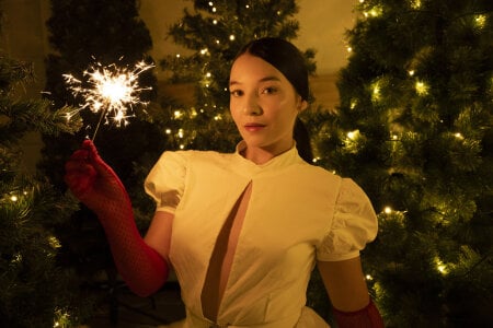 AuroraEvanss 🎄 Aurora: A Gift Dressed in White 🎁 Pic 3