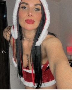 carol_latina13 December 2025 Pic 6