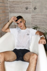 DimitryHank kullanıcısının Tender but horny albümü -  3 fotoğraf