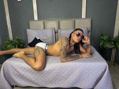 ArohomLester 👀🔥🍑 Pic 3