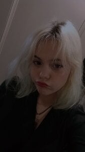 Blonde Momo <3 de _momomochi_  2 photos