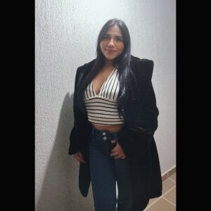 NathalyPerla_Pink Public Pic 4