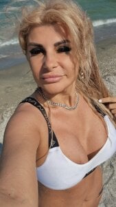wildhotsexblonde Public Photo 4
