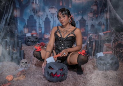 Saraa_Graham Seduction in the Dark Pic 6