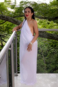 jashh_ 🌸🤍The wind caresses my saree ... but you would like to be.💫😏 Pic 5