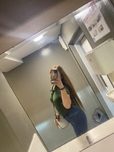 yourdevilsweettsx studying  2. fénykép