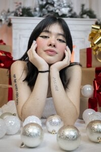 BillieBrownn Christmas 2025 🎄🎁 Pic 7