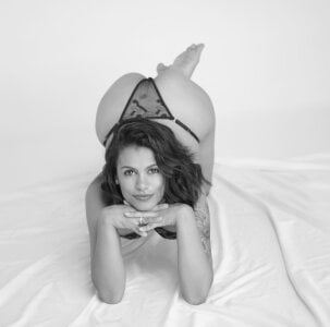 MarianaSanz Wanna see me like a vintage model? tasty like a good wine 圖片