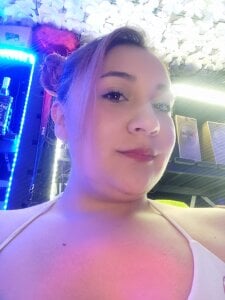 Pretty_Sara_