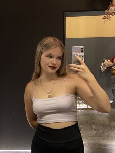 Alison_Kisa Public Pic 3