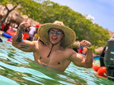 derry_adams sexy derry Pic