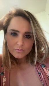 Blondie955 Me 🥰 Pic 2