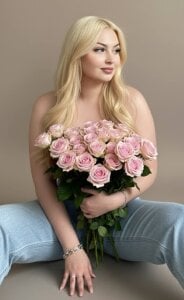 shy_blondiee Public Pic 5