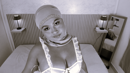 jasmyne_anbar: There are no gray areas between black and white when I desire you: either I have you close... or I t ( 5 фото)