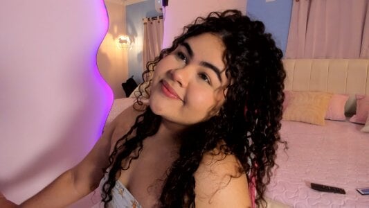 LOU_22_ Public Pic 4