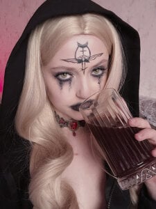 AshleyD_ Halloween 2025 🎃Bela Demitrescu🎃 Pic 2