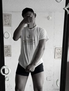 tommy_cherry_ Public Pic 4