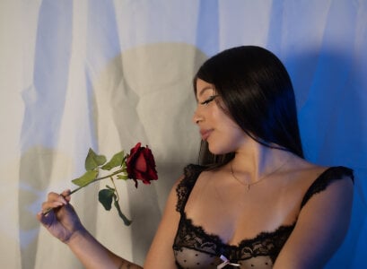 _CharlotteEvans Public Pic 5