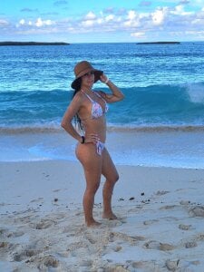 Cris__sweet Sun, sand, and a little bit of me. 사진 5