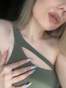 Michelle_Noir Public Pic 3