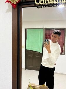 Lewis_hotboy Public slika 4