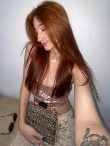 Amy-Skinny Public Pic 5