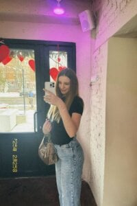 Bonnie_More Public Pic 5