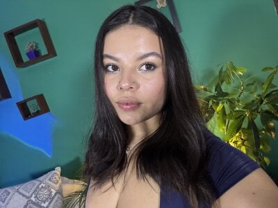 Anne_Babb For glamorous collection✨💙✨ Foto 2