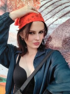 LouiseMarengo Public Pic 2